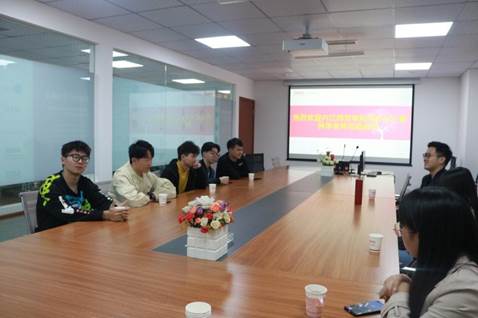 说明: C:UsersAdministratorDesktop19.4见习材料111ok138cn太阳集团529领导到访慰问员工 10.11IMG_0592.JPG