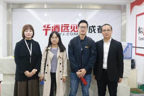 说明: C:UsersAdministratorDesktop19.4见习材料111ok138cn太阳集团529领导到访慰问员工 10.11IMG_0611.JPG